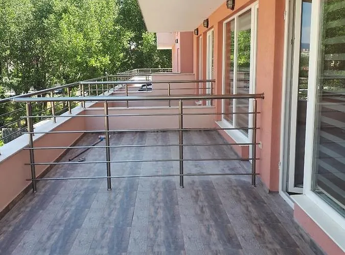 Capuccino Guest - Free Parking And Wi-fi Apartamento Sunny Beach