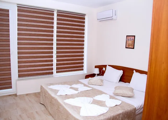 Capuccino Guest - Free Parking And Wi-fi Appartement Slantchev Briag